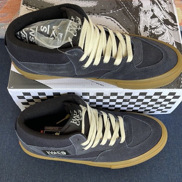 Vans WMNS Skate Half Cab
Navy/Gum
VN0A5FCDNGM
Sneakers - Picture 5 of 16